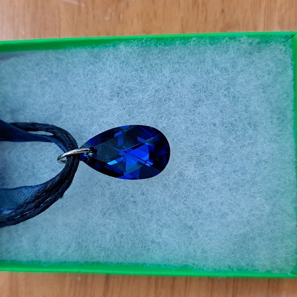 Ocean Explosion Crystal Teardrop Necklace - Picture 2 of 6